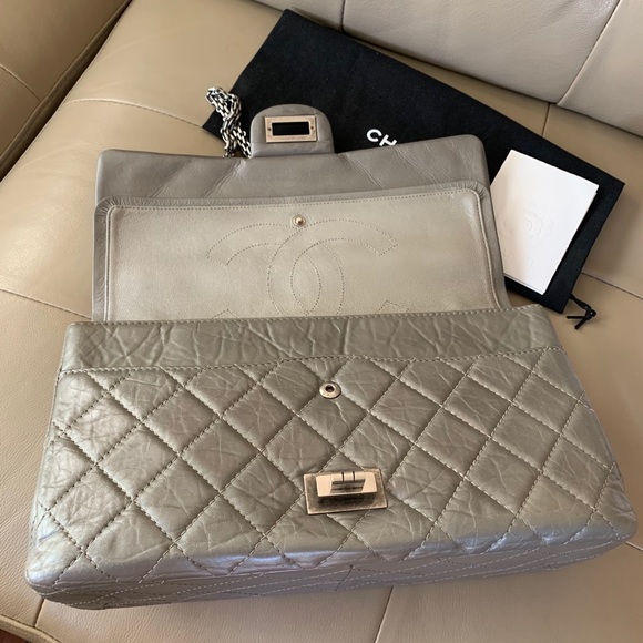 CHANEL Aged Calfskin Quilted 2.55 Reissue 227 - Picture 4 of 7